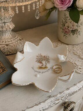 Vintage 1973 Holly Hobbie Porcelain Leaf Trinket Dish Made in Japan 5”